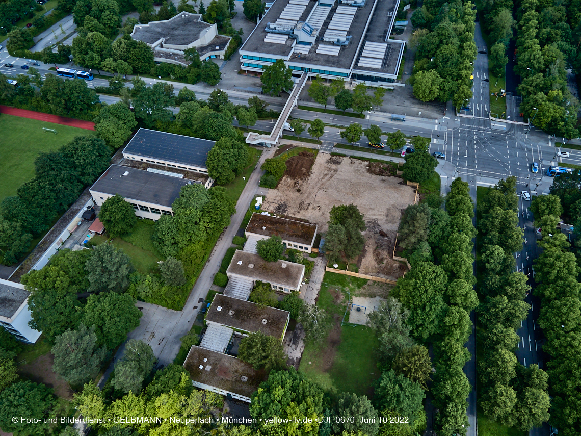 10.06.2022 - Luftbilder von der Baustelle Haus für Kinder in Neuperlach